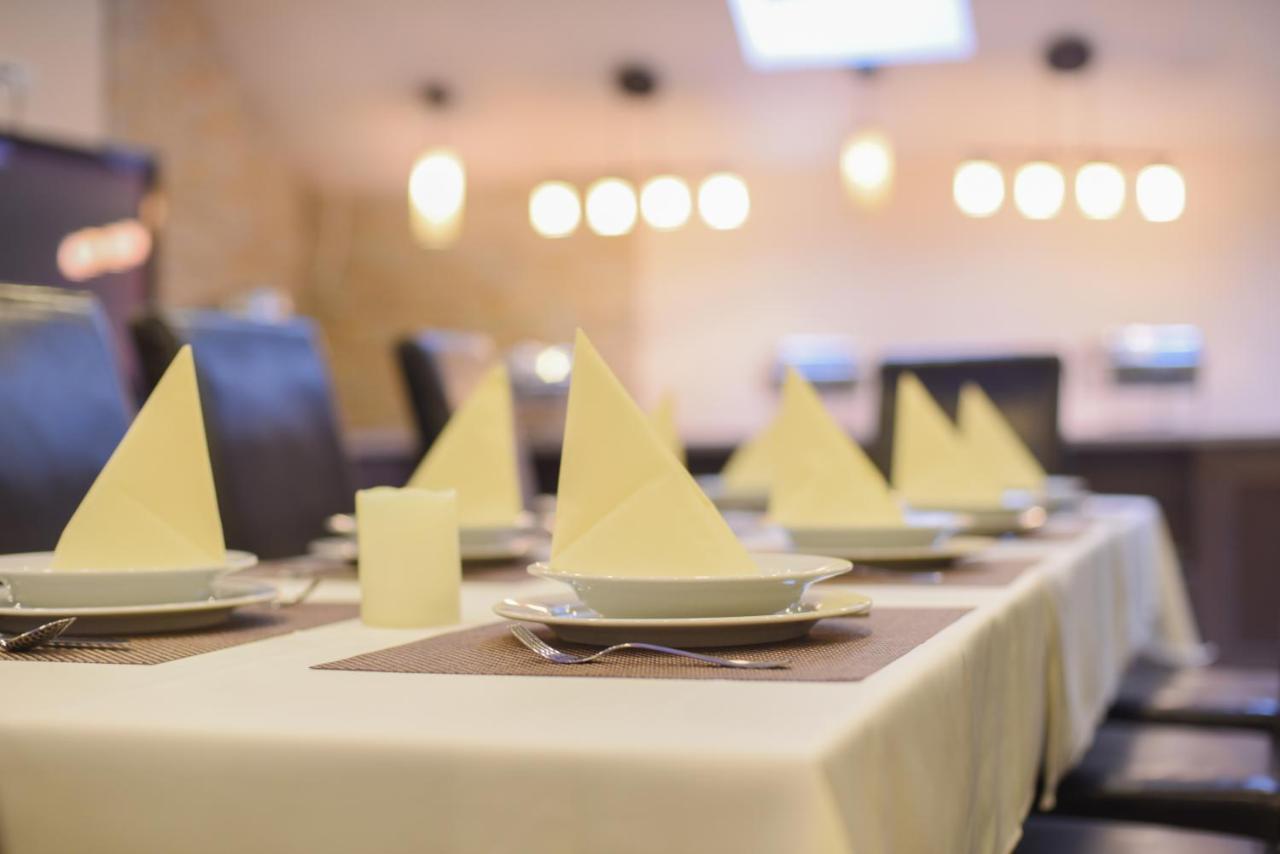 Hotel Oazis Wellness Panzio Szigetszentmiklós
